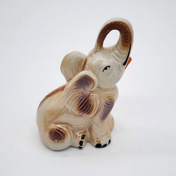 Vintage Brazilian Lusterware Elephant Figurine Seated Truck Up - Picture 4 of 7